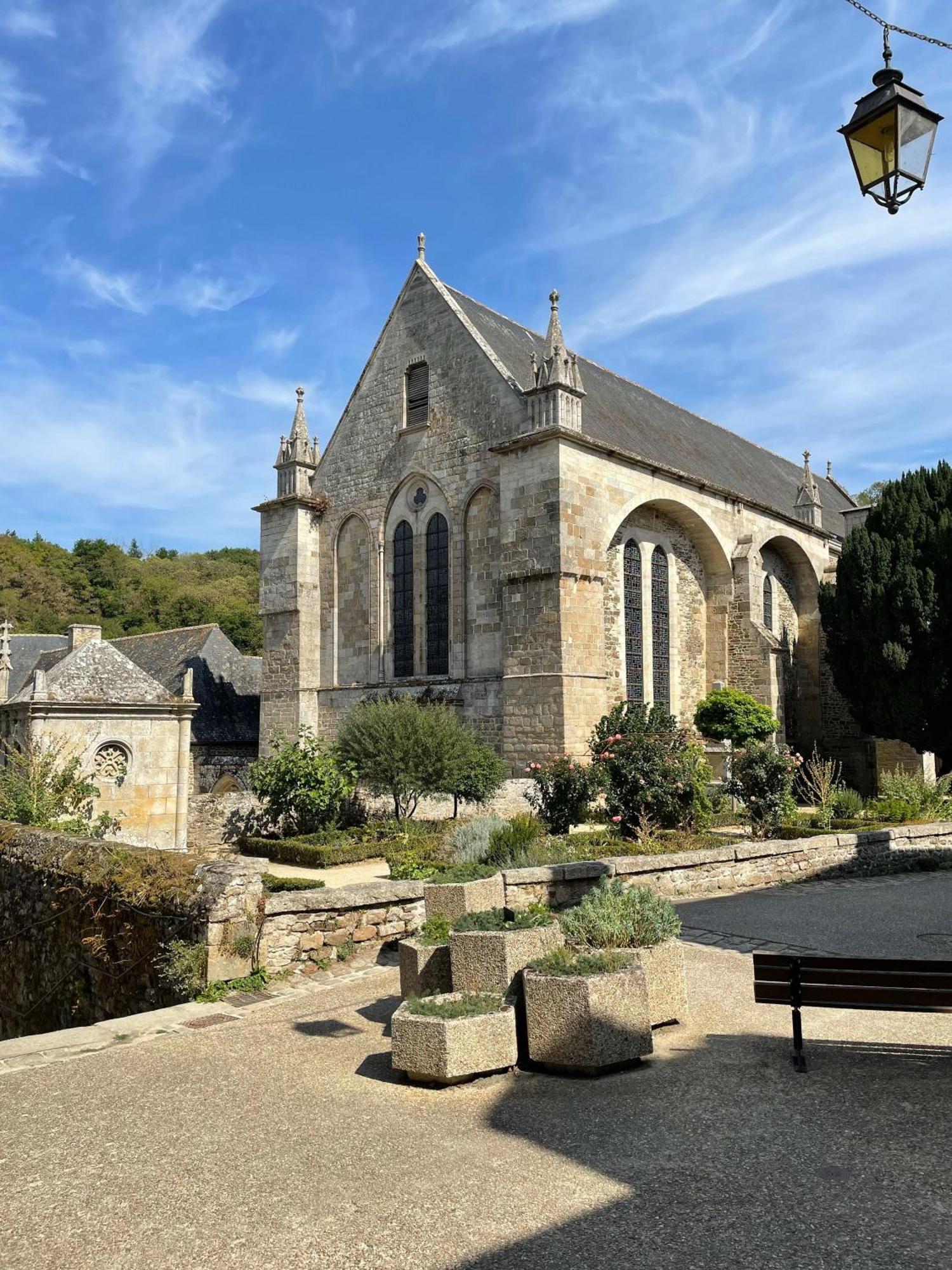 Impasse Des Mysteres - La Maison Des Sorciers Lehon/Dinan Exterior photo