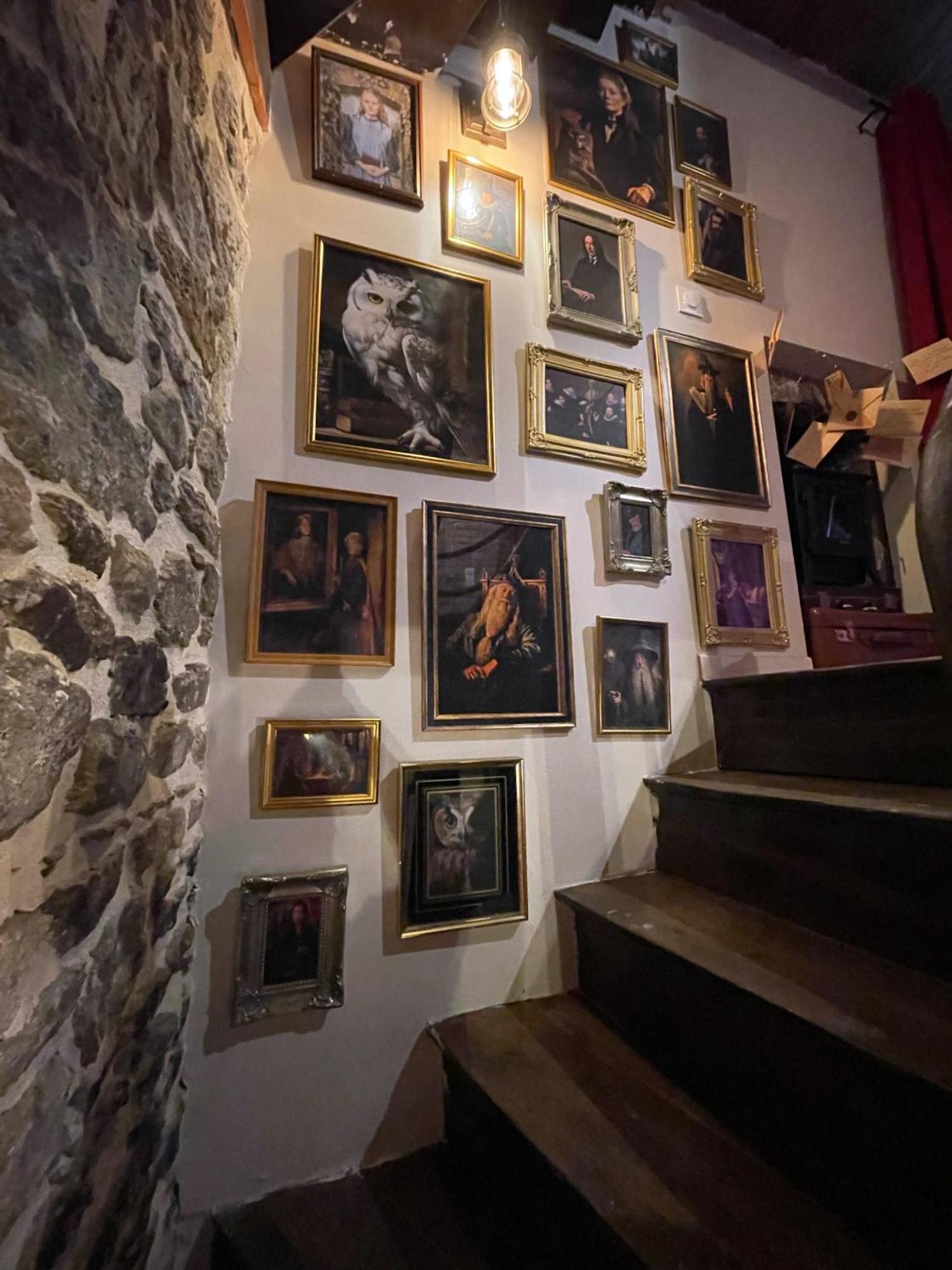 Impasse Des Mysteres - La Maison Des Sorciers Lehon/Dinan Exterior photo