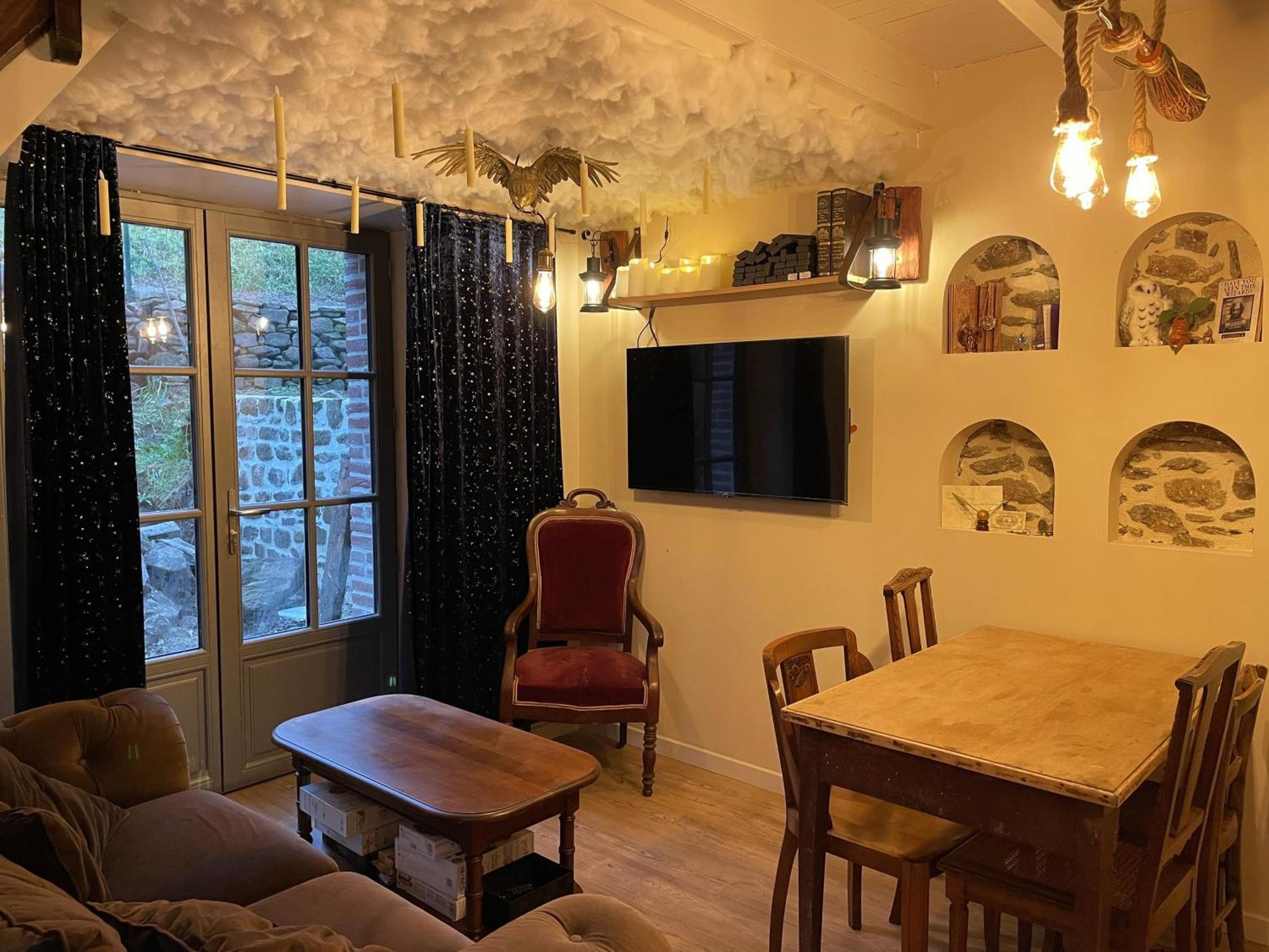 Impasse Des Mysteres - La Maison Des Sorciers Lehon/Dinan Exterior photo