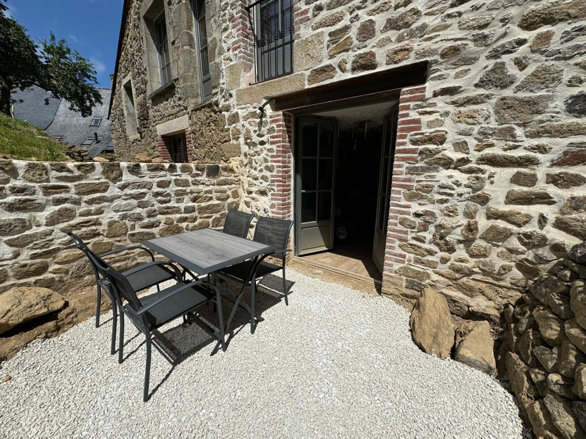Impasse Des Mysteres - La Maison Des Sorciers Lehon/Dinan Exterior photo